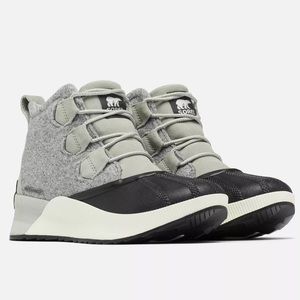 Never worn! Women’s Out n About™ III Classic Boot size 6 in Dove Jet